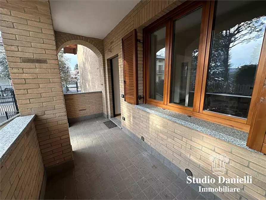 Immagine 9 di Villa in vendita  20 a Carate Brianza