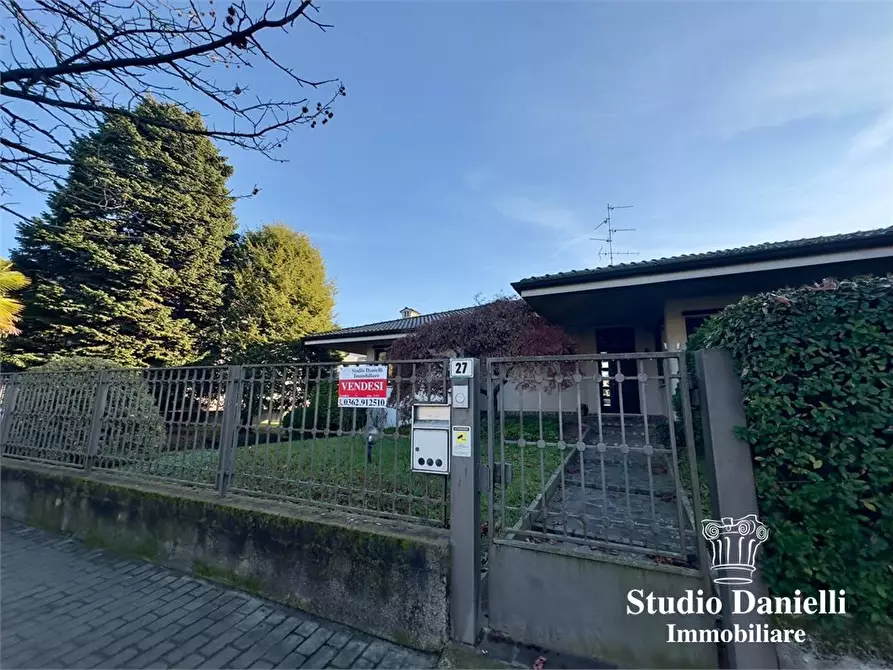 Immagine 1 di Villa in vendita  27 A a Giussano