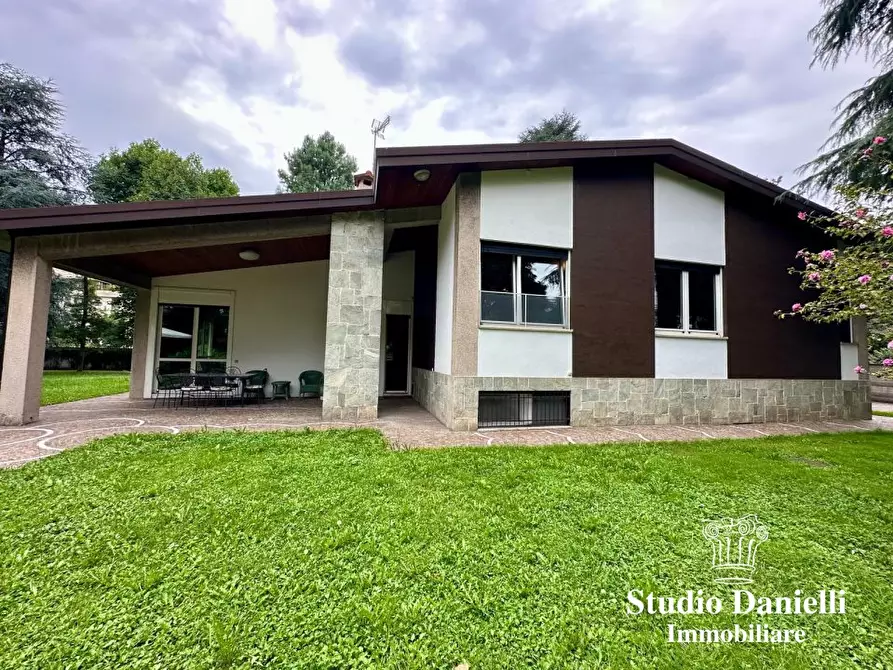 Immagine 2 di Villa in vendita  65 a Desio