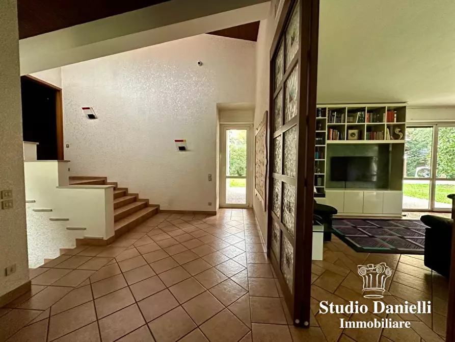 Immagine 9 di Villa in vendita  65 a Desio