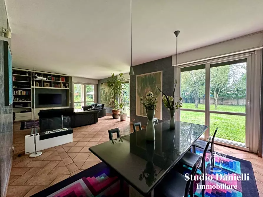 Immagine 10 di Villa in vendita  65 a Desio