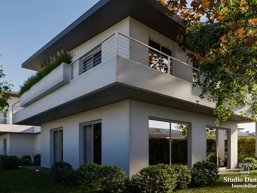 Immagine 8 di Villa in vendita  a Carate Brianza