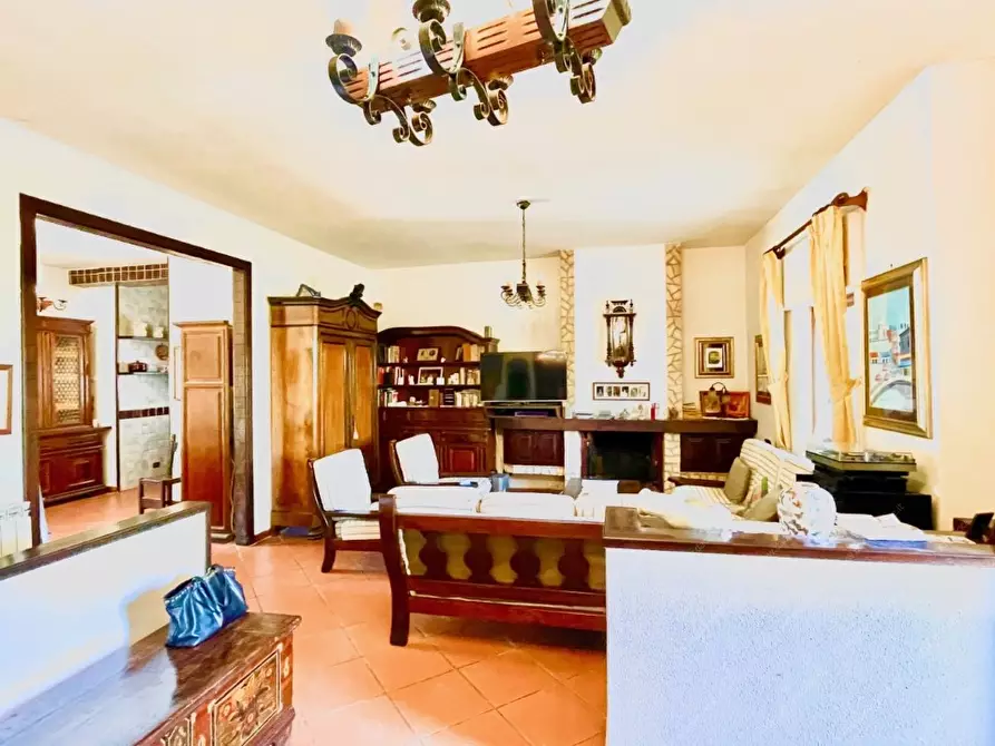 Immagine 8 di Villa in vendita  a Taranto