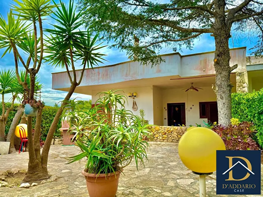 Immagine 2 di Villa in vendita  a Pulsano