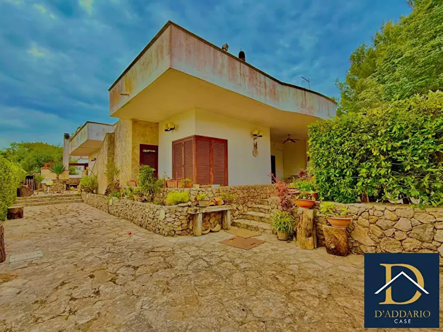 Immagine 1 di Villa in vendita  a Pulsano