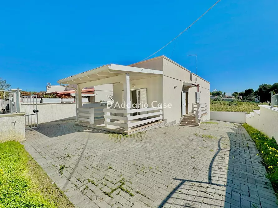 Immagine 1 di Villa in vendita  SNC a Taranto