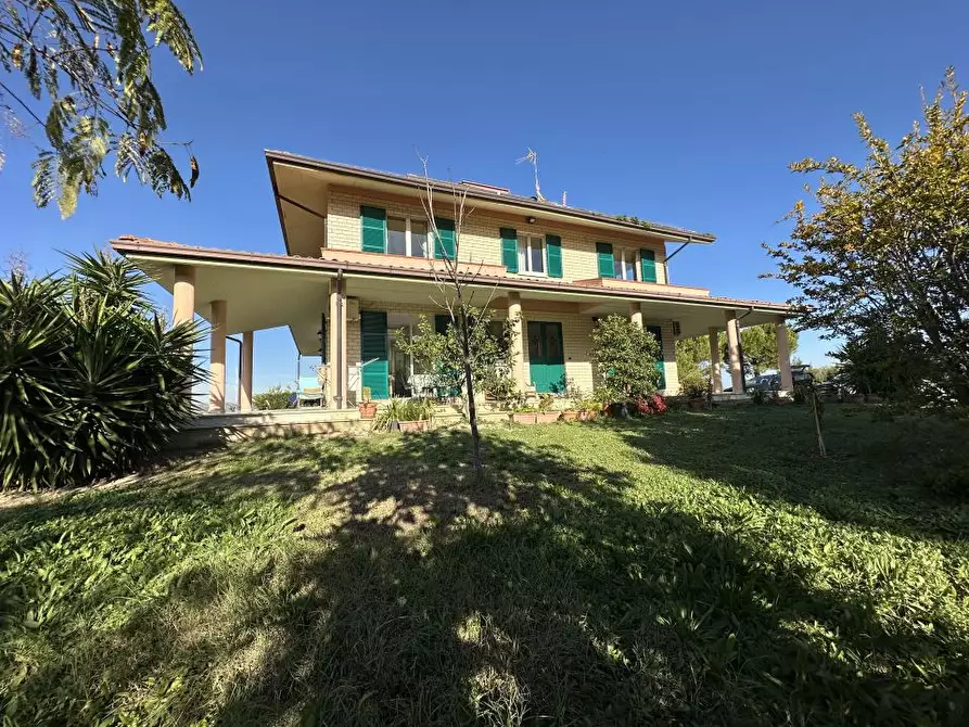 Immagine 2 di Villa in vendita  12 a Roseto Degli Abruzzi