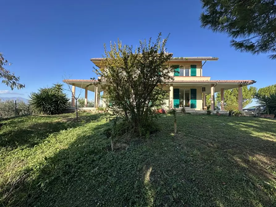 Immagine 3 di Villa in vendita  12 a Roseto Degli Abruzzi