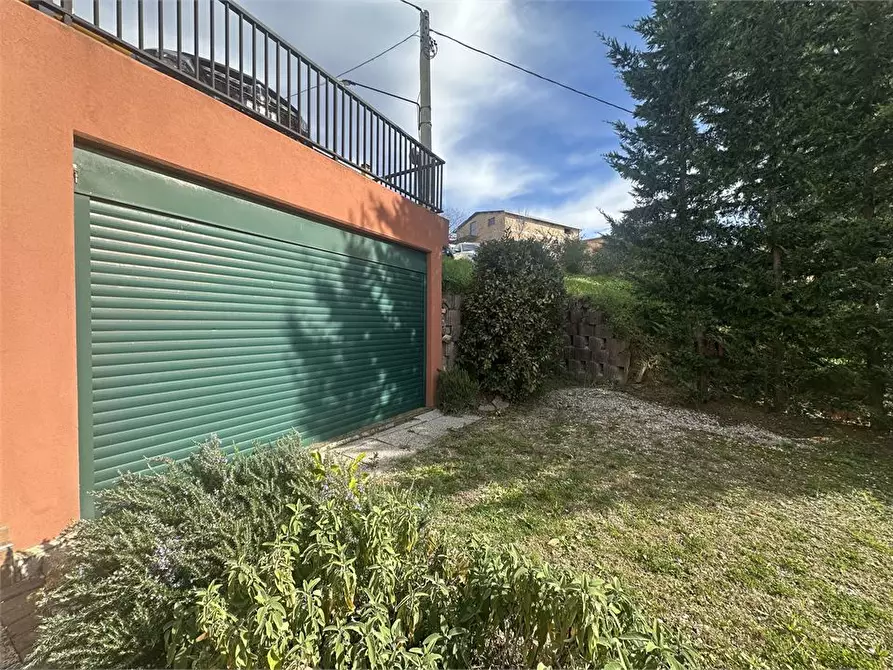 Immagine 9 di Villa in vendita  5 a Bellante