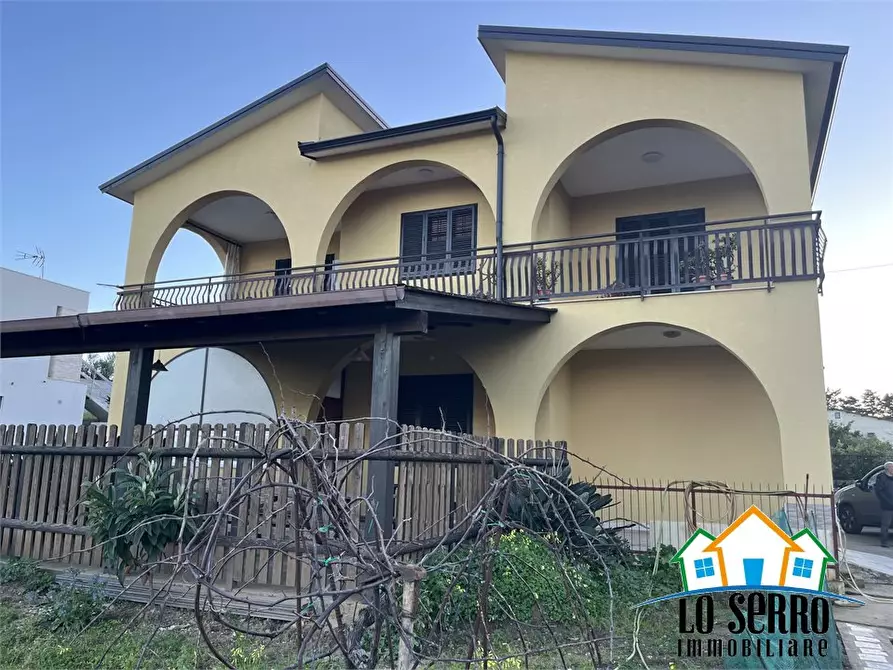 Immagine 1 di Villa in vendita  a Alcamo