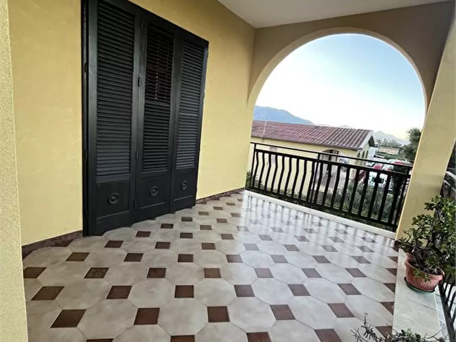 Immagine 2 di Villa in vendita  a Alcamo