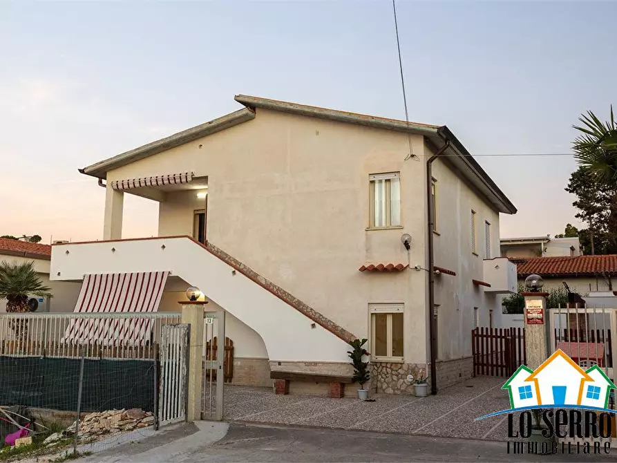 Immagine 2 di Villa in vendita  a Alcamo