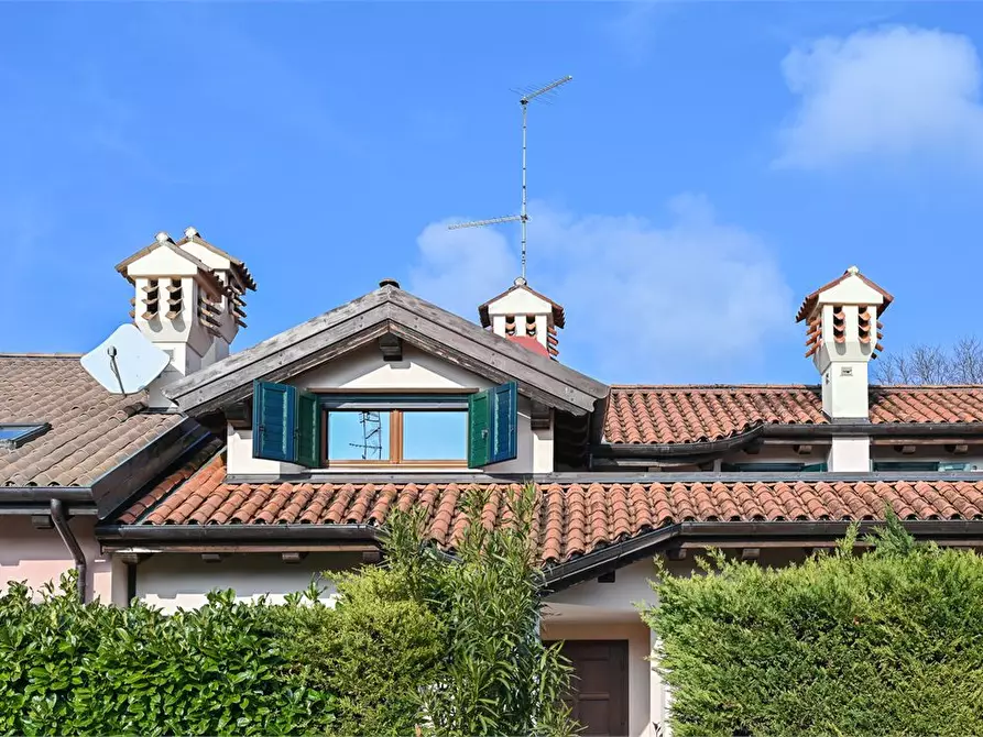 Immagine 5 di Villa in vendita  5k a Duino-Aurisina