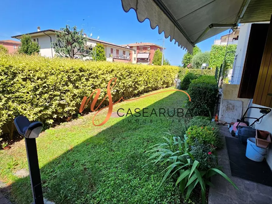 Immagine 1 di Villa in vendita  a Sommacampagna