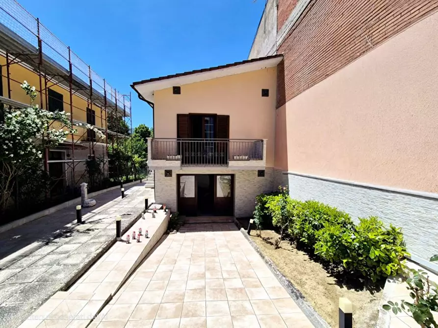 Immagine 2 di Villetta a schiera in vendita  24 a Castel Di Ieri