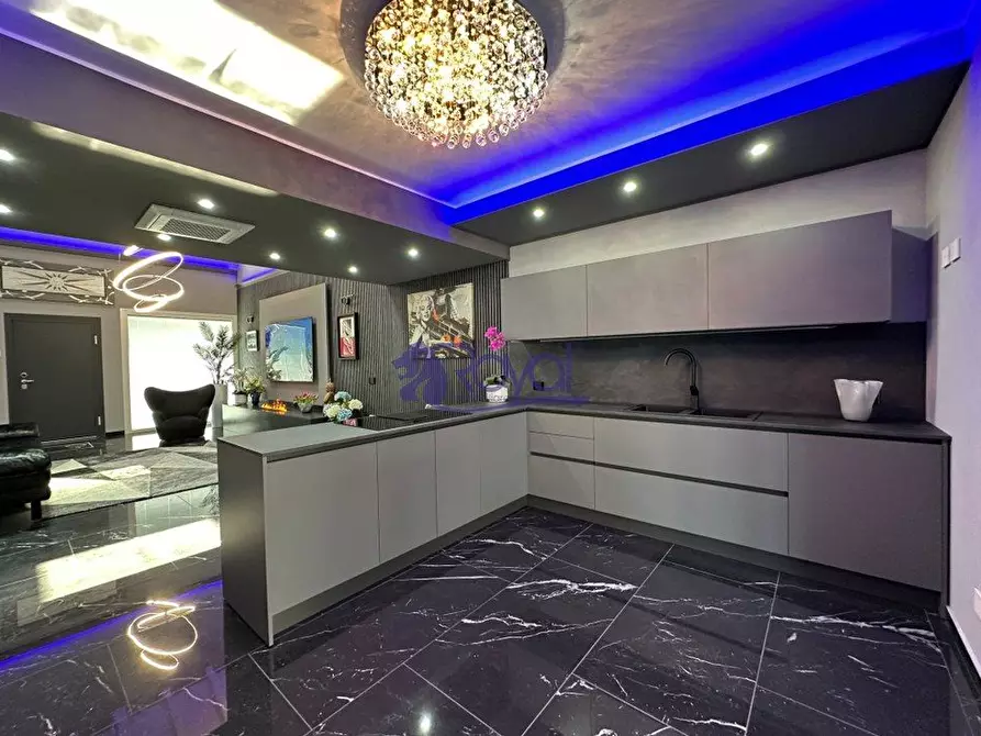 Immagine 7 di Villa in vendita  a Parabiago