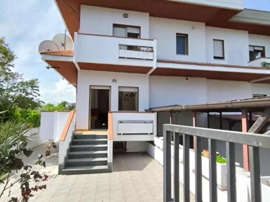 Immagine 1 di Villetta a schiera in vendita  12 a Pescara