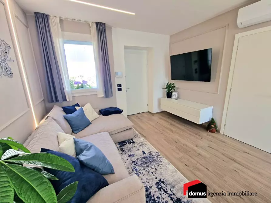 Immagine 1 di Villetta a schiera in vendita  a Thiene