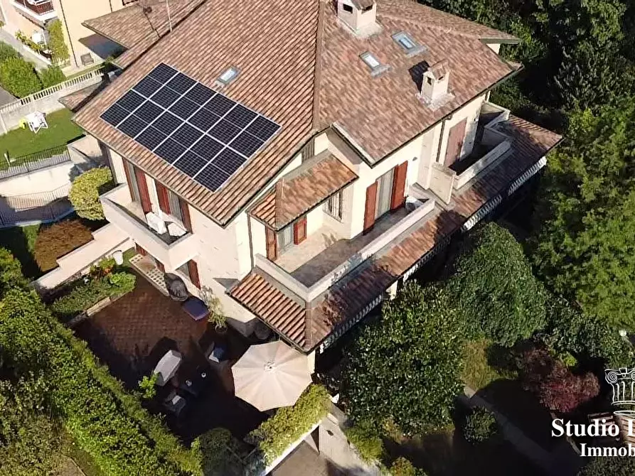 Immagine 10 di Villa in vendita  17 a Verano Brianza