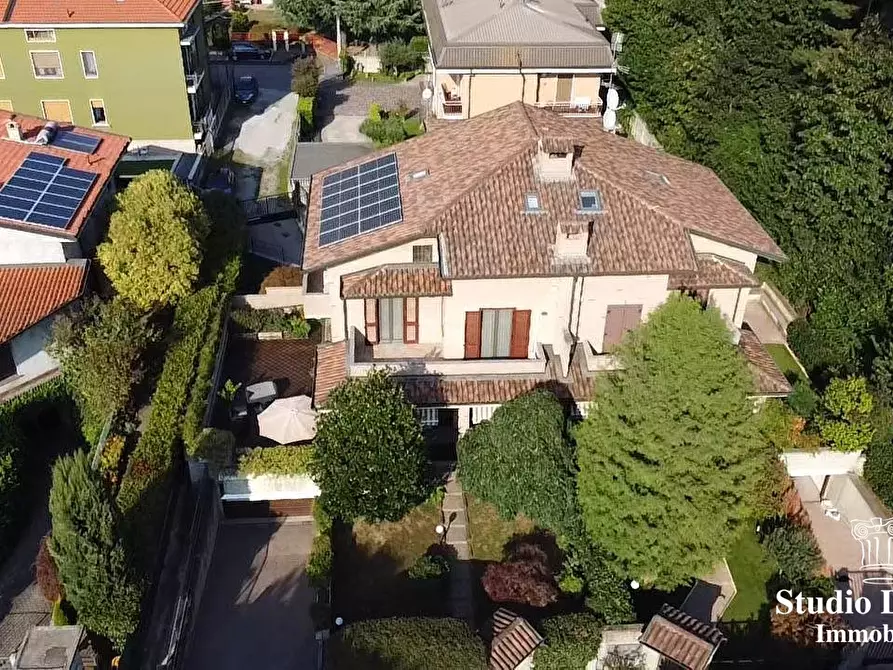 Immagine 9 di Villa in vendita  17 a Verano Brianza