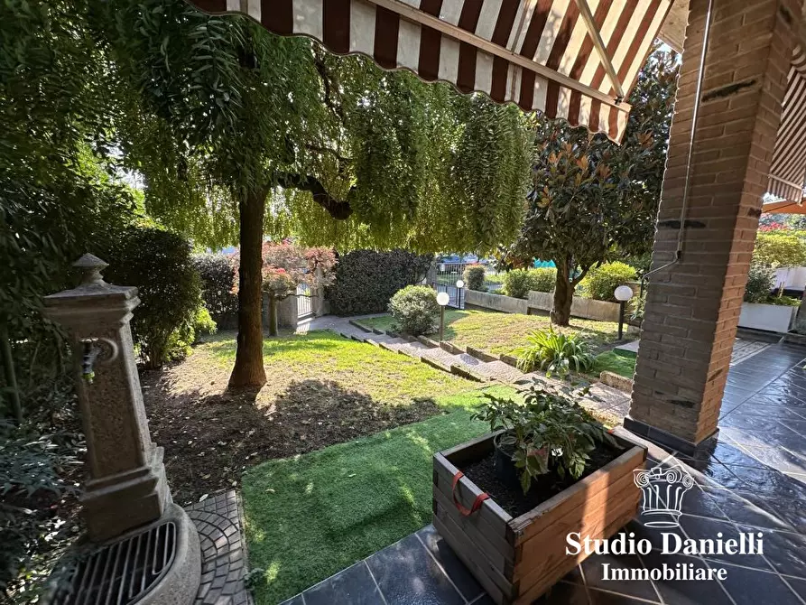 Immagine 3 di Villa in vendita  17 a Verano Brianza