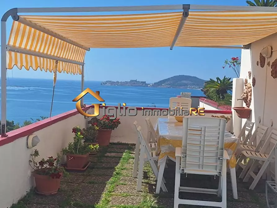 Immagine 5 di Villa in vendita  a Formia