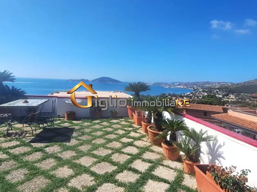 Immagine 1 di Villa in vendita  a Formia