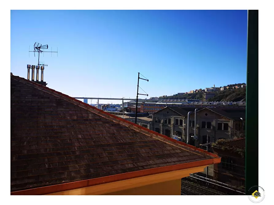 Immagine 2 di Appartamento in vendita  42 a Genova