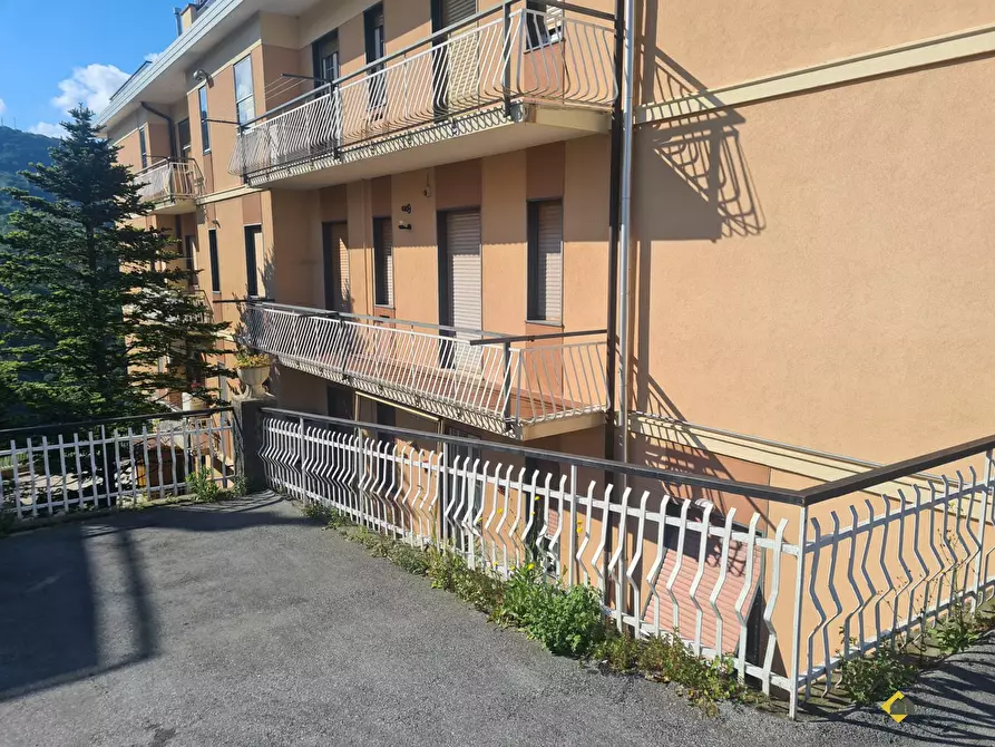 Immagine 2 di Appartamento in vendita  127 a Genova