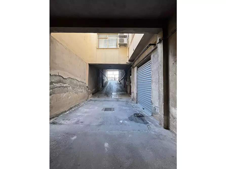 Immagine 2 di Garage in vendita  a Palermo