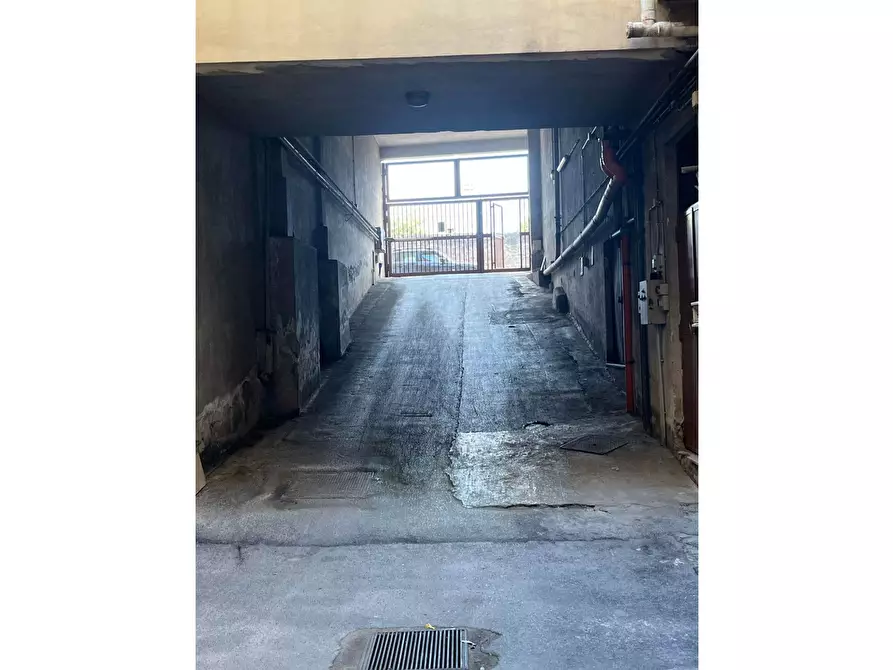 Immagine 3 di Garage in vendita  a Palermo