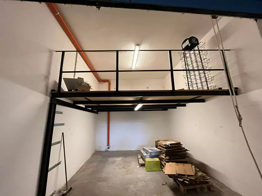 Immagine 5 di Garage in vendita  a Palermo