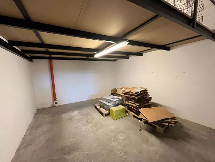 Immagine 6 di Garage in vendita  a Palermo