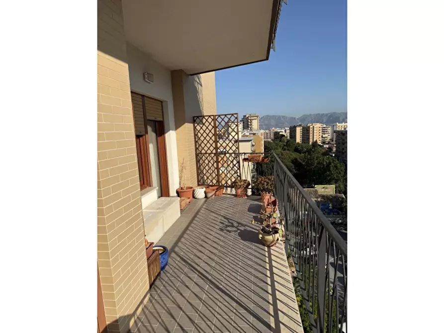 Immagine 4 di Appartamento in vendita  a Palermo