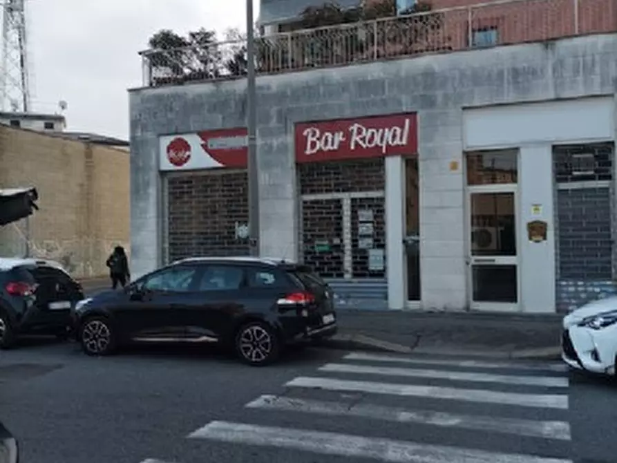 Immagine 1 di Negozio in vendita  3 a Torino