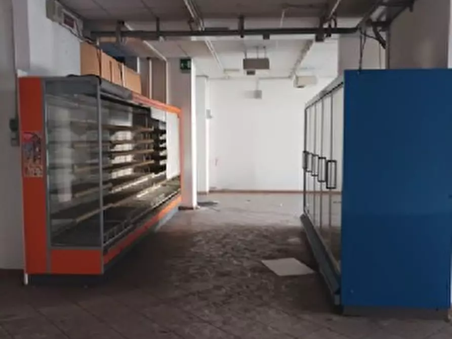 Immagine 4 di Negozio in vendita  3 a Torino