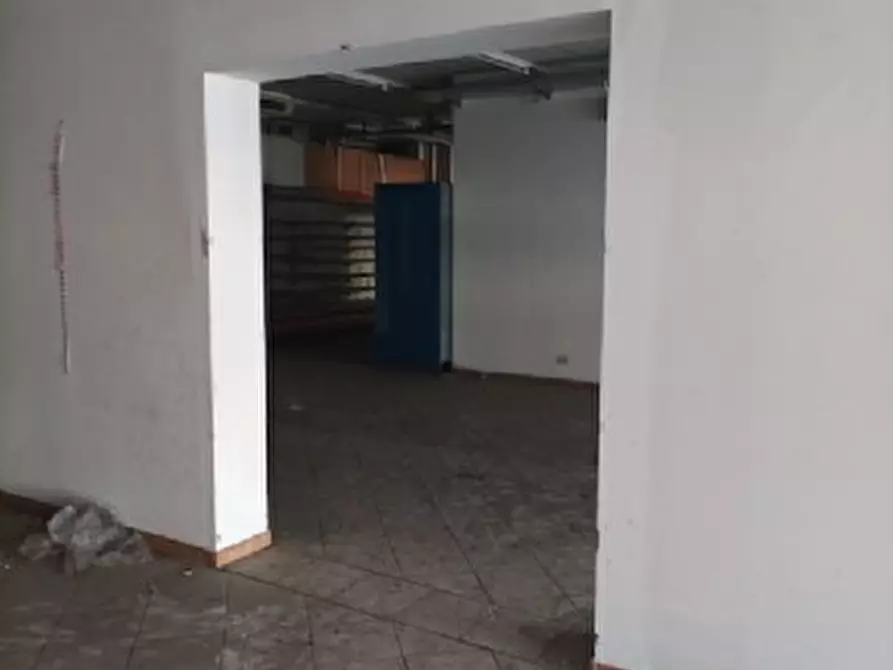 Immagine 5 di Negozio in vendita  3 a Torino