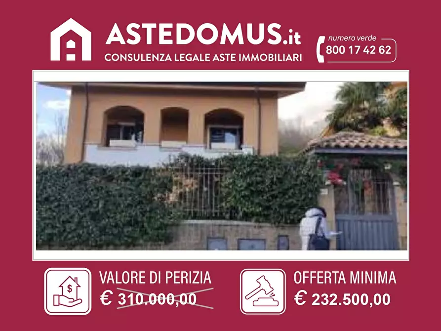 Immagine 1 di Villa in vendita  a Avellino