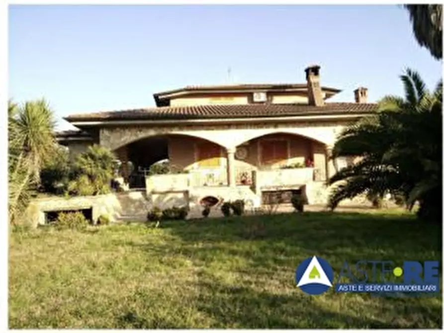 Immagine 3 di Villa in vendita  2 a Aprilia