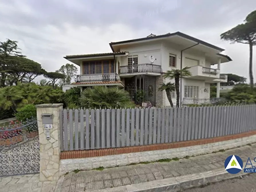 Immagine 1 di Villa in vendita  3 a Sabaudia