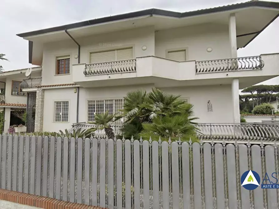 Immagine 3 di Villa in vendita  3 a Sabaudia