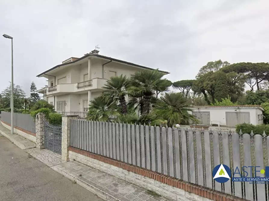 Immagine 4 di Villa in vendita  3 a Sabaudia