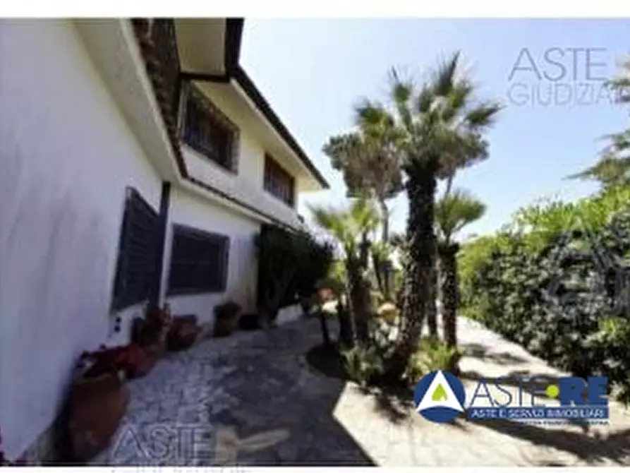 Immagine 7 di Villa in vendita  3 a Sabaudia