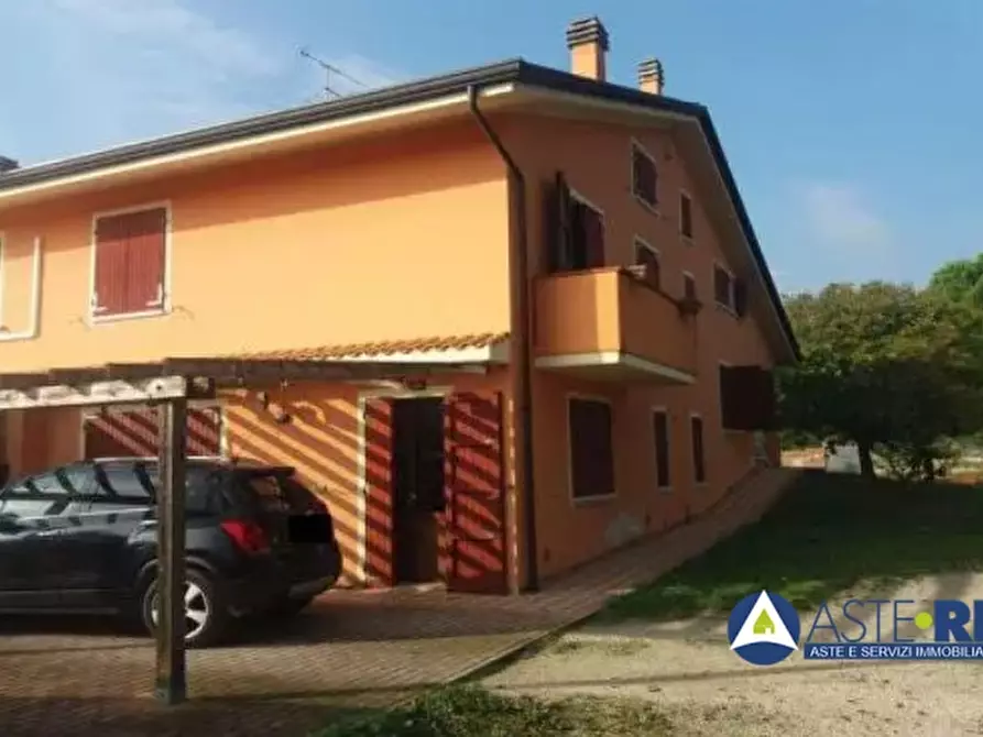 Immagine 1 di Villa in vendita  a Cesena