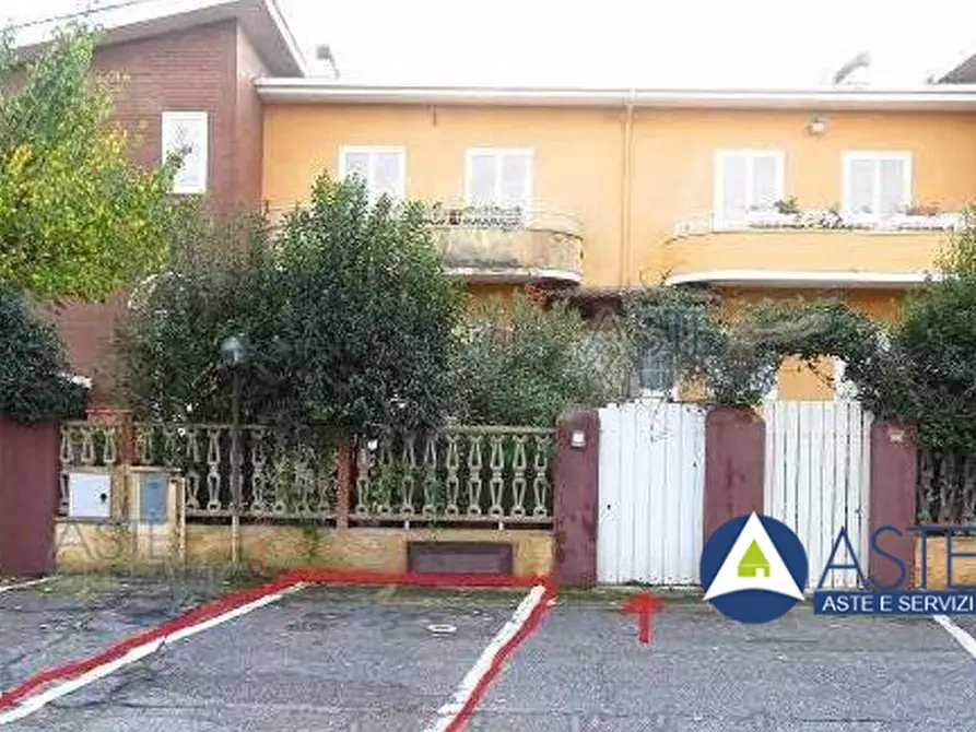 Immagine 1 di Villa in vendita  a Ladispoli