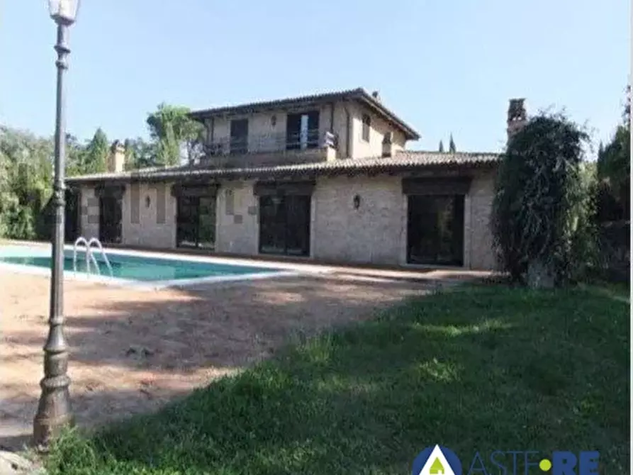 Immagine 1 di Villa in vendita  a Roma