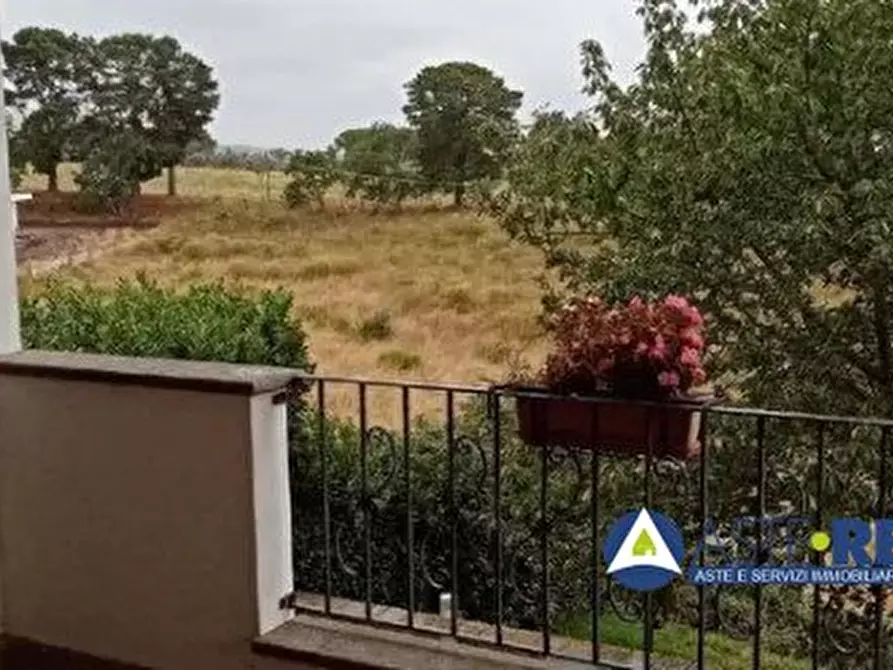 Immagine 7 di Villa in vendita  a Viterbo