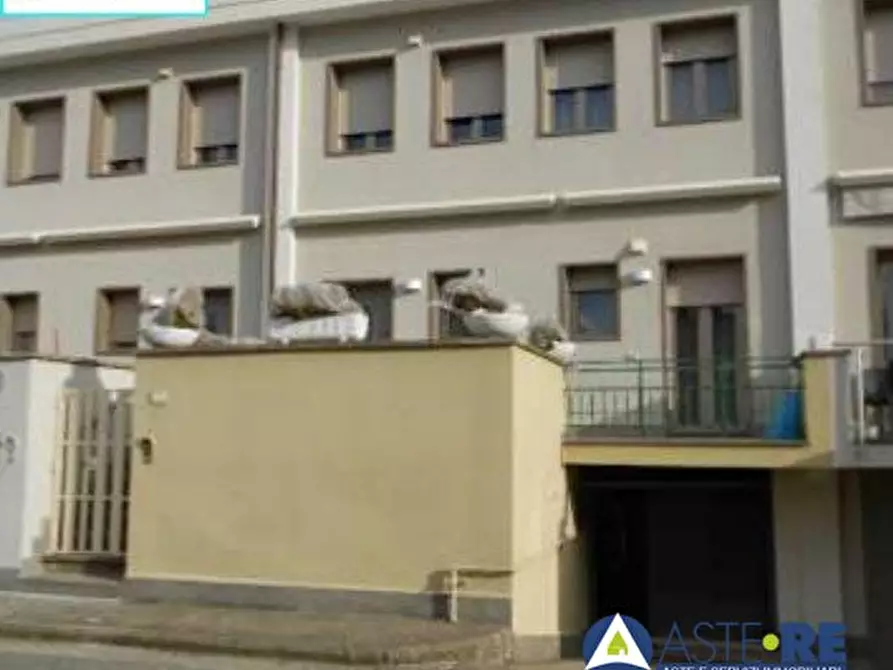 Immagine 3 di Villa in vendita  a Viterbo