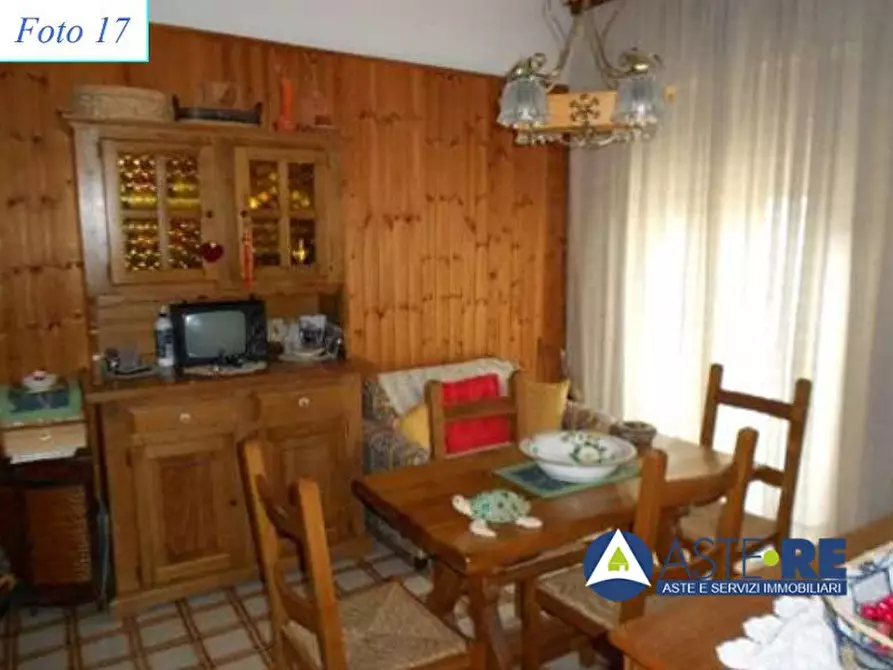 Immagine 9 di Villa in vendita  a Viterbo