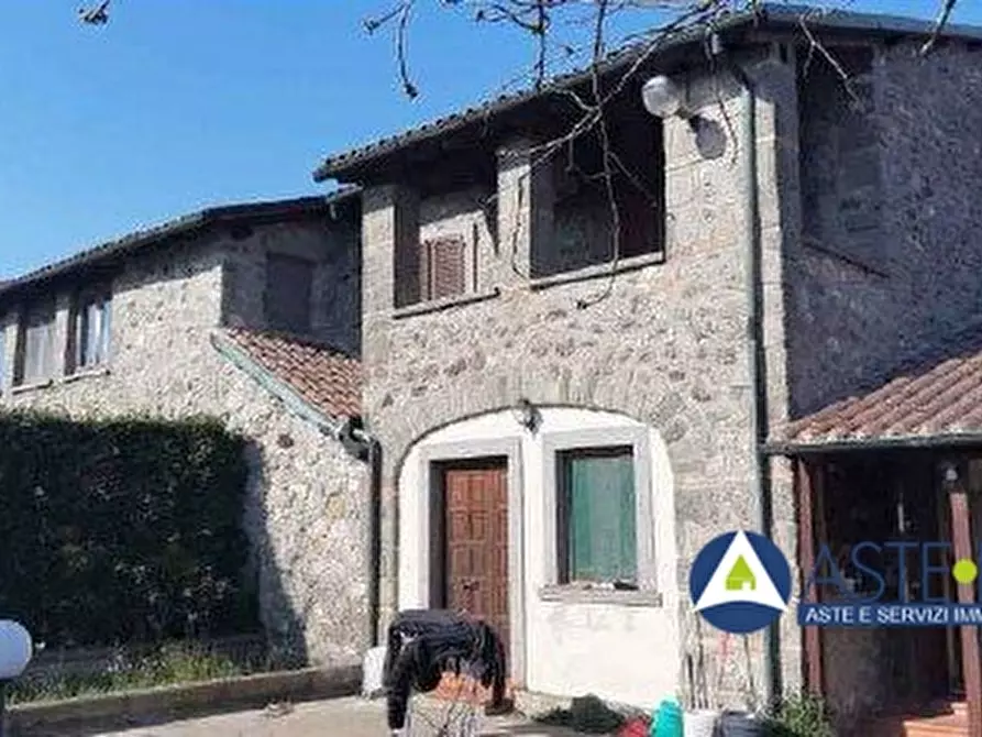 Immagine 1 di Villa in vendita  2 a Viterbo